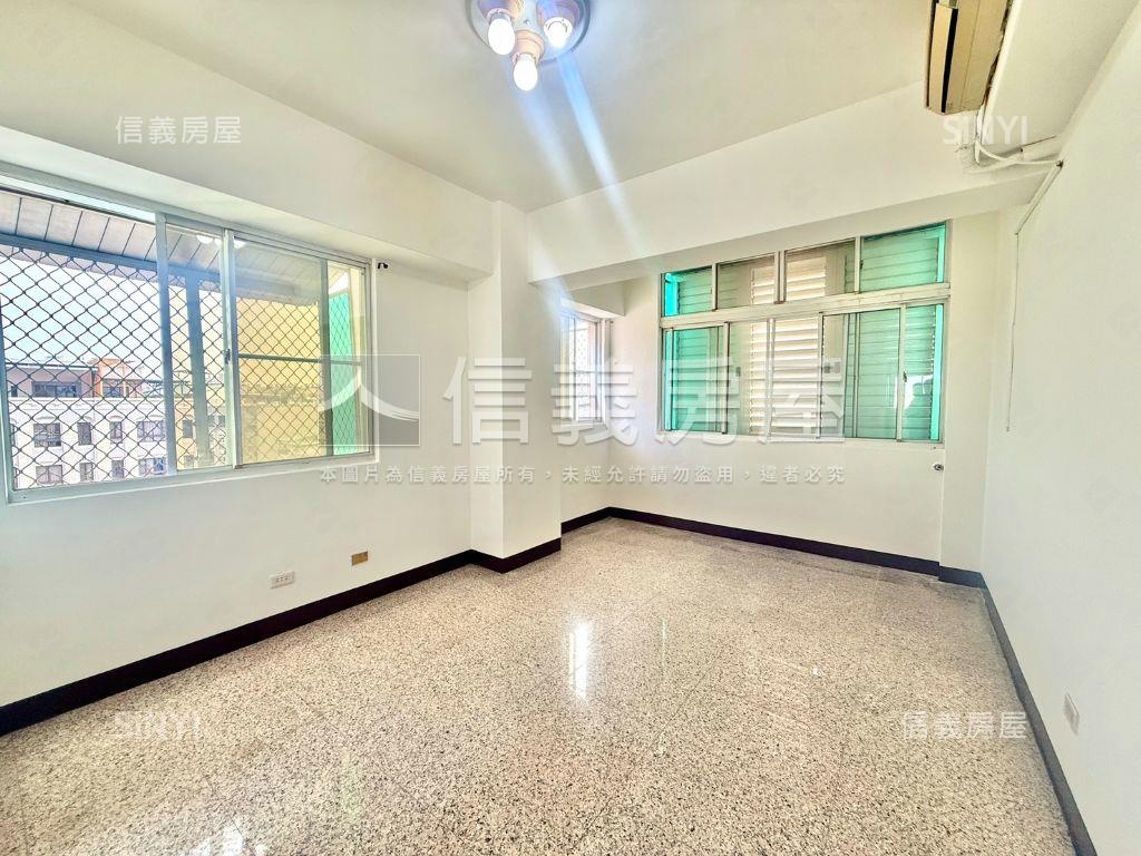 仁雄商圈大４房平車房屋室內格局與周邊環境