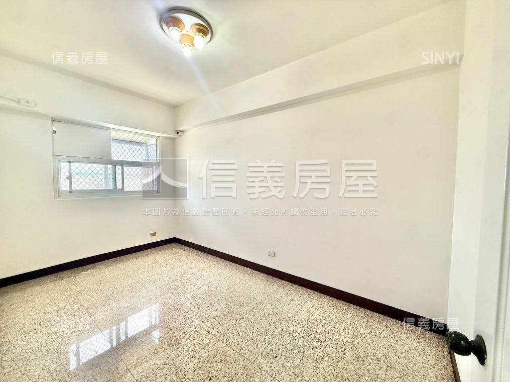 仁雄商圈大４房平車房屋室內格局與周邊環境