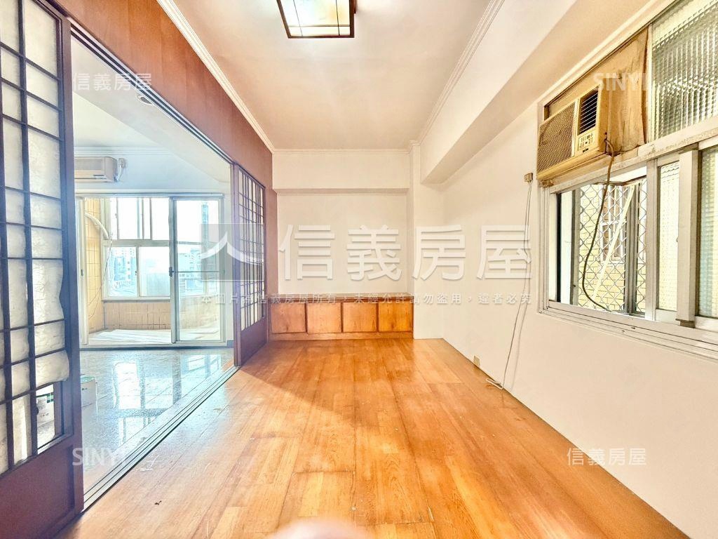 仁雄商圈大４房平車房屋室內格局與周邊環境