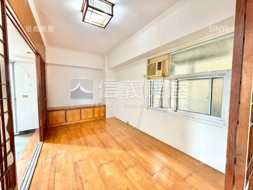 仁雄商圈大４房平車房屋室內格局與周邊環境