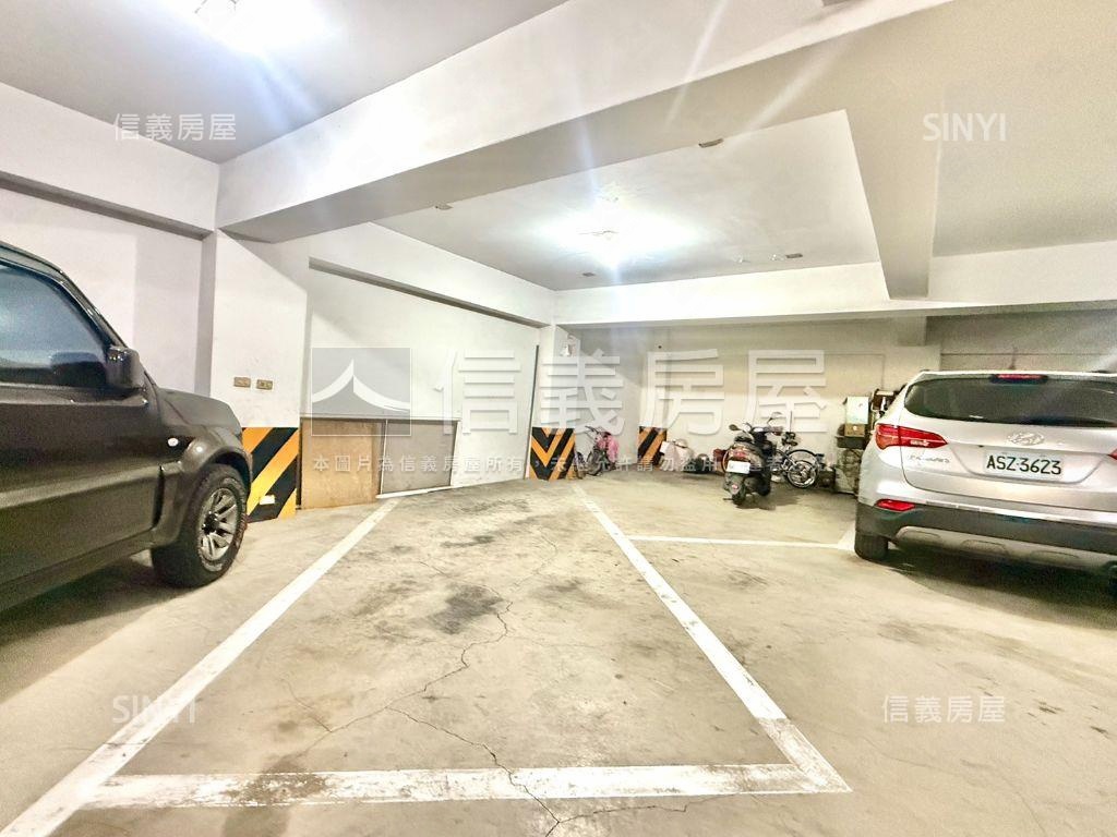 仁雄商圈大４房平車房屋室內格局與周邊環境