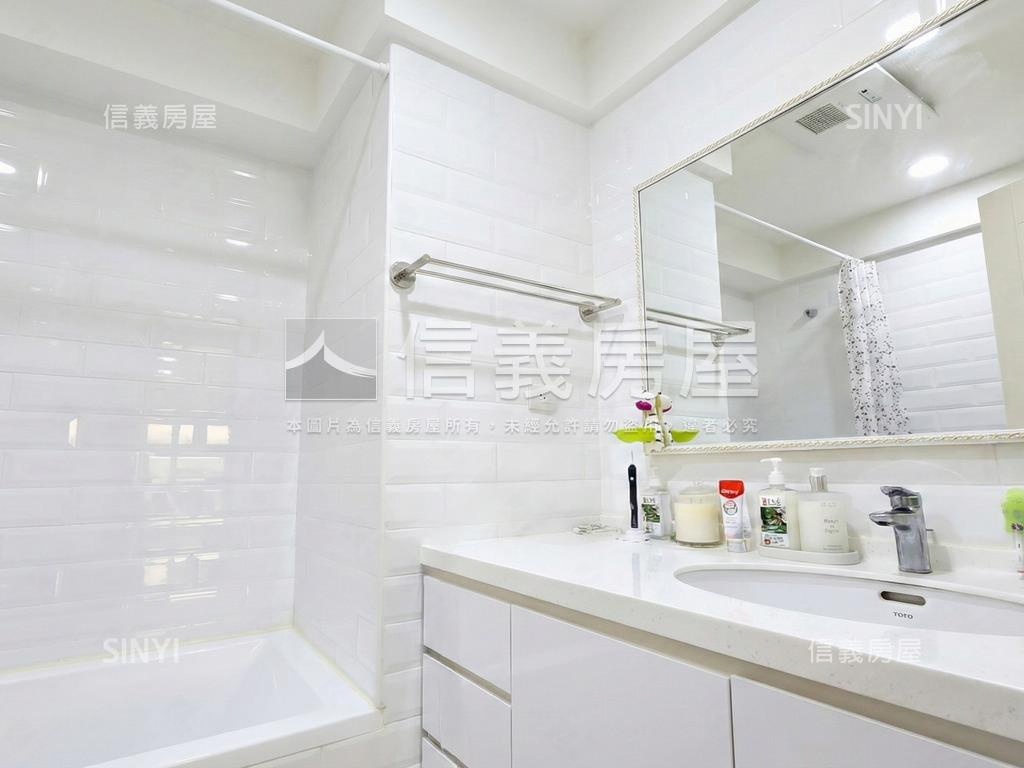 新時代雲頂美屋有平面車位房屋室內格局與周邊環境