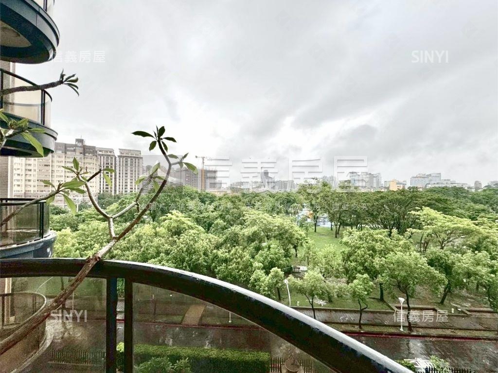 面公園豪景大兩房平車房屋室內格局與周邊環境