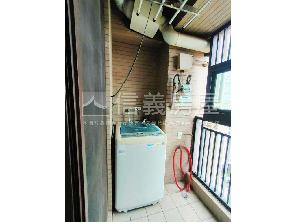 新杜拜高樓兩房視野平車戶房屋室內格局與周邊環境