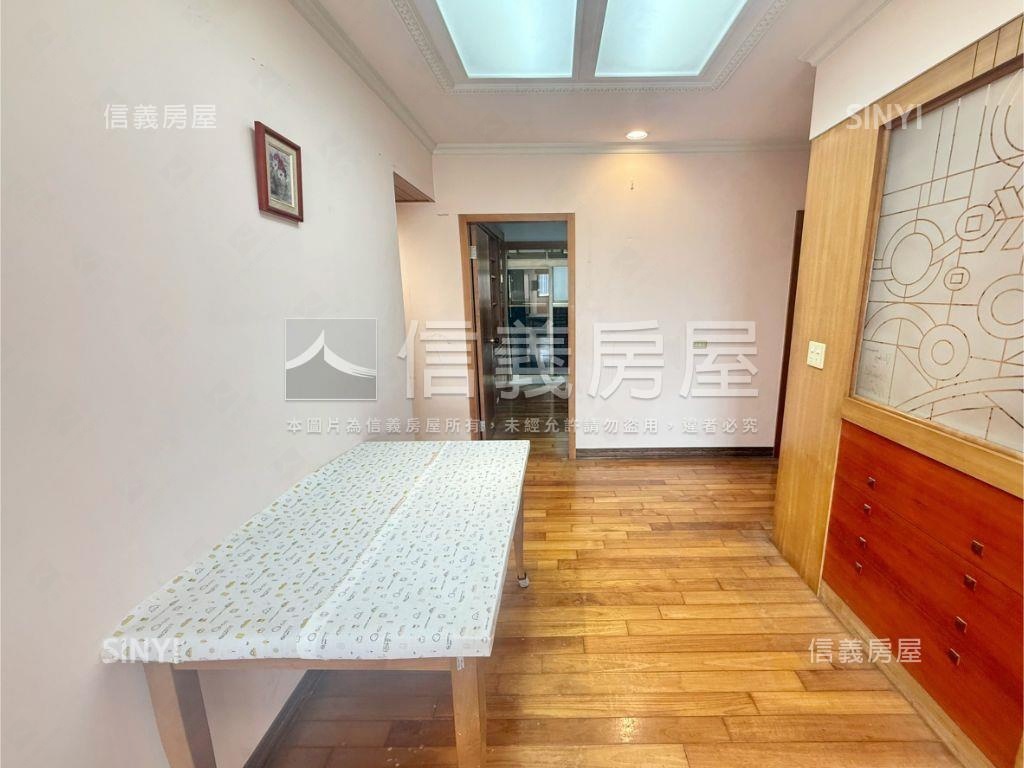 國家名人巷景觀３房車位房屋室內格局與周邊環境