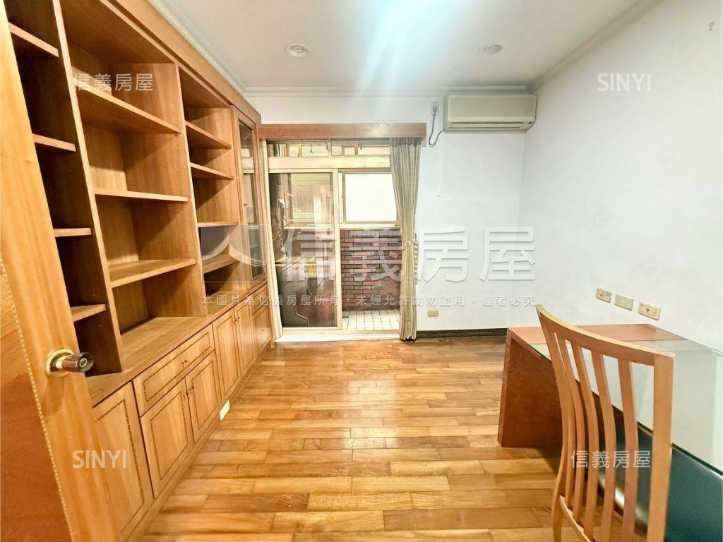 國家名人巷景觀３房車位房屋室內格局與周邊環境