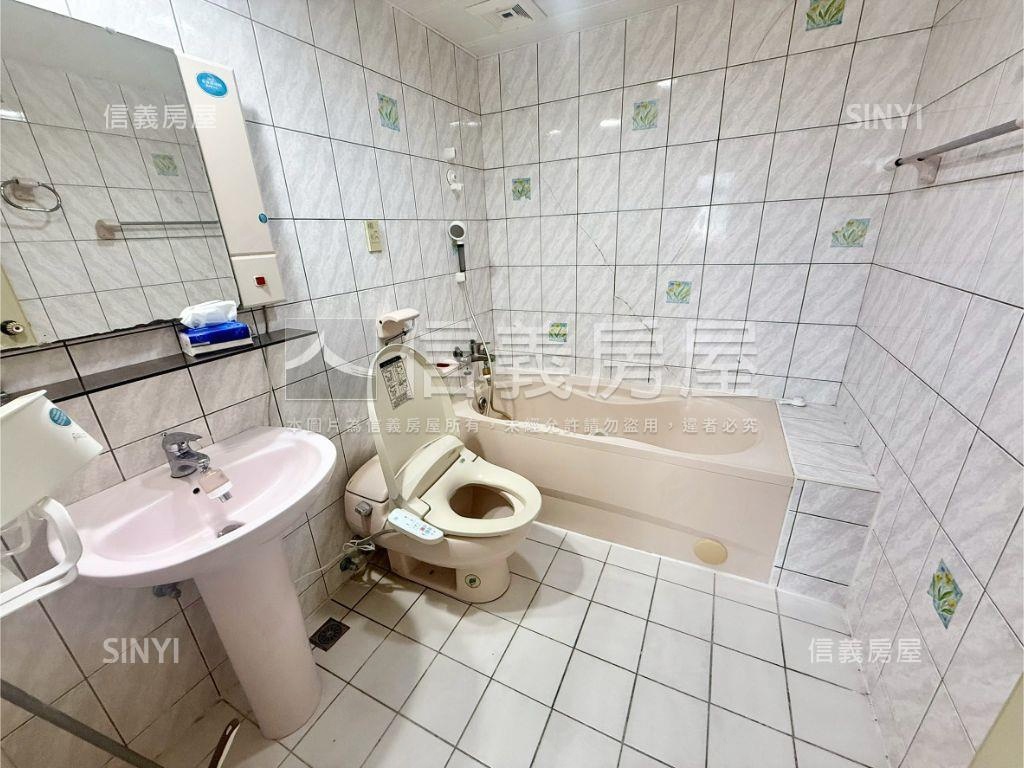 國家名人巷景觀３房車位房屋室內格局與周邊環境