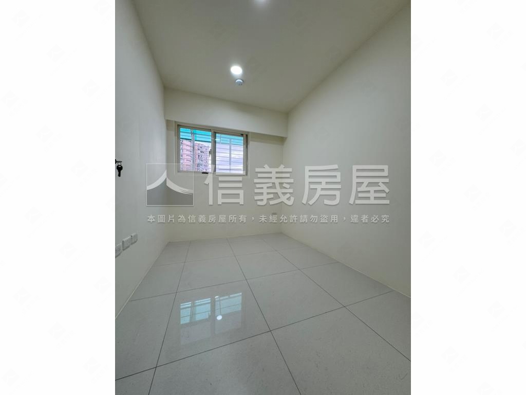 近萬隆捷運高樓邊間三房房屋室內格局與周邊環境