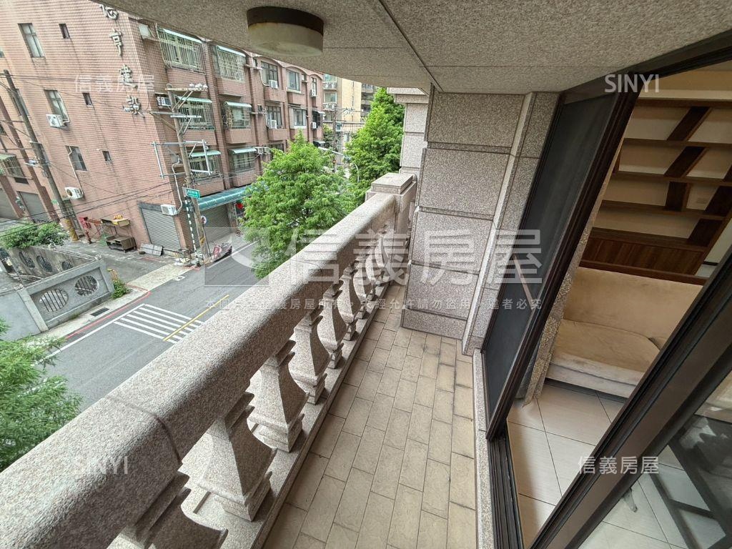 鼎藏璞麗雙併四房車位房屋室內格局與周邊環境