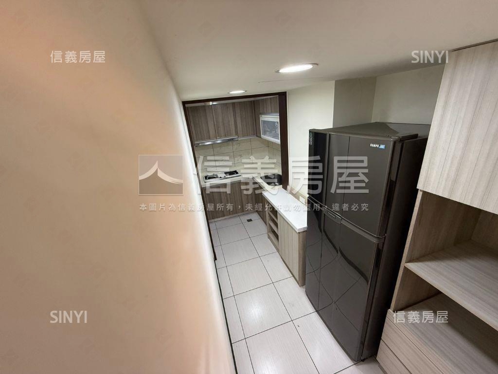 鼎藏璞麗雙併四房車位房屋室內格局與周邊環境