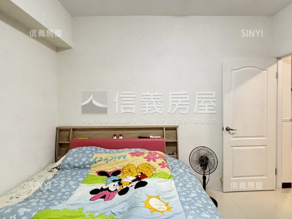 四房車位美裝潢學區宅房屋室內格局與周邊環境