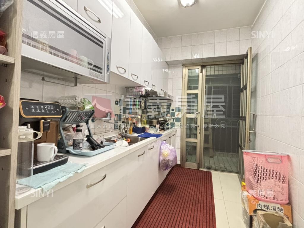 四房車位美裝潢學區宅房屋室內格局與周邊環境