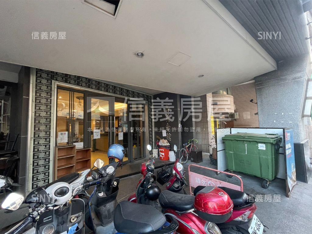 文藻菁英會館溫馨美套房房屋室內格局與周邊環境