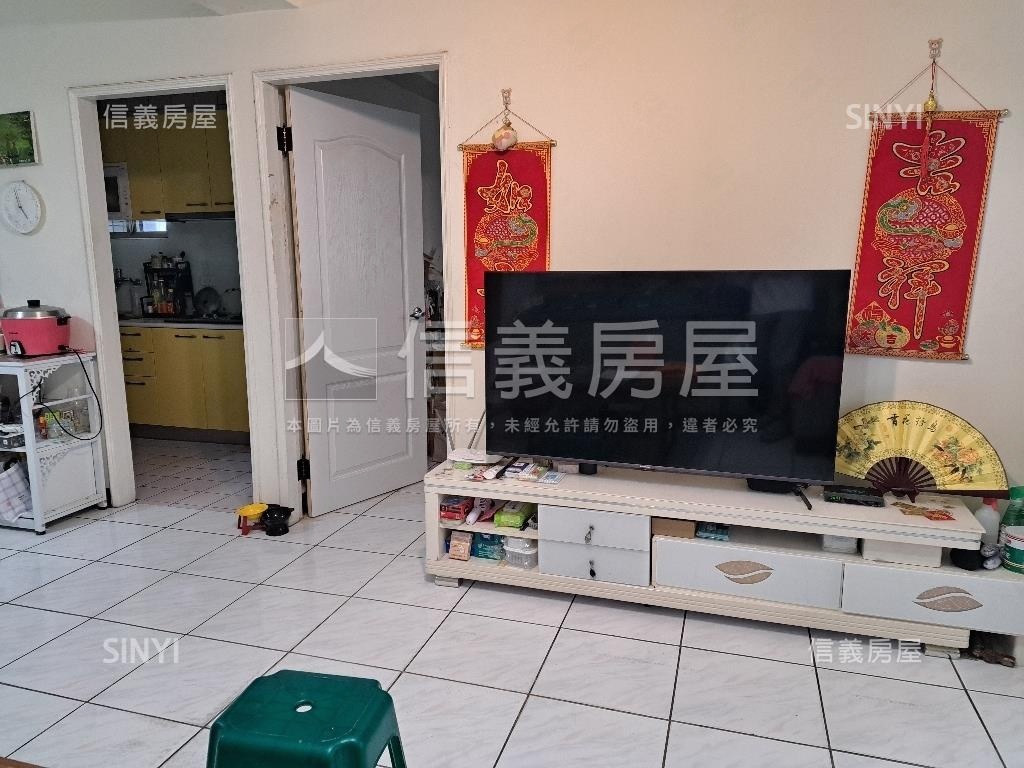 低總價中興商圈美三房平車房屋室內格局與周邊環境