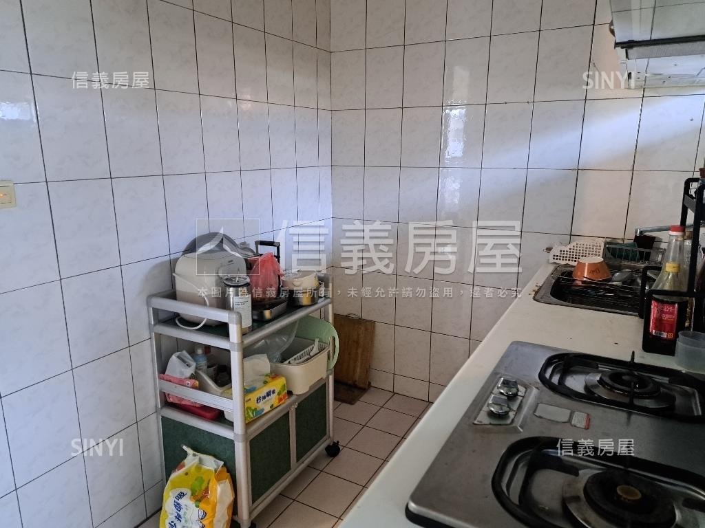 低總價中興商圈美三房平車房屋室內格局與周邊環境