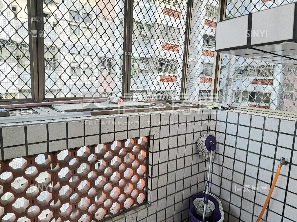 低總價中興商圈美三房平車房屋室內格局與周邊環境