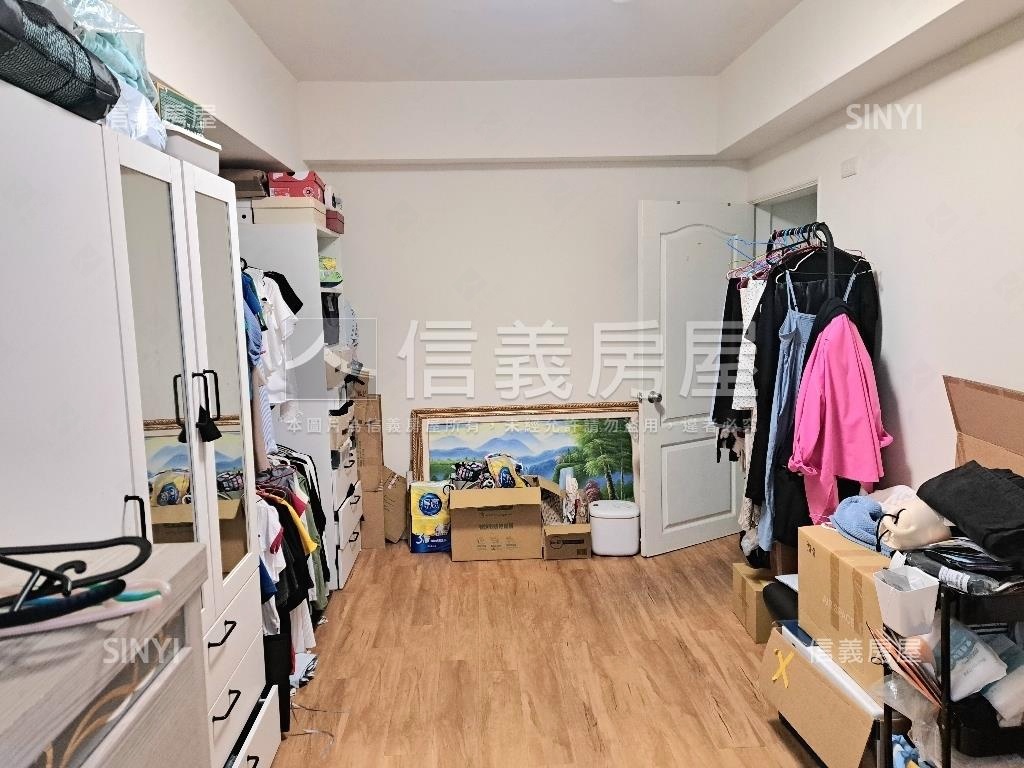 低總價中興商圈美三房平車房屋室內格局與周邊環境
