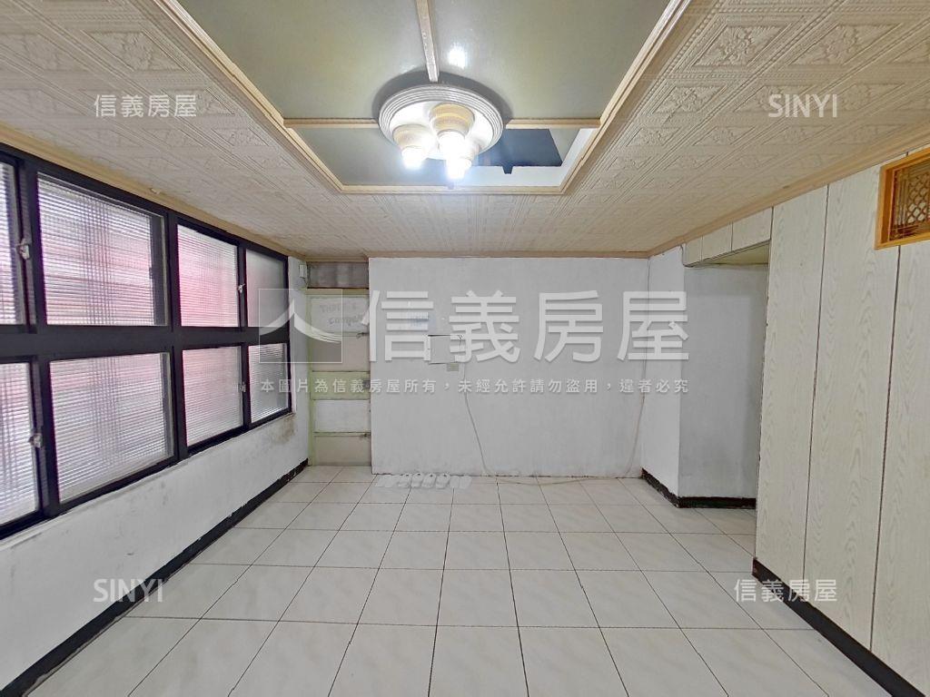 近捷運低總價三樓兩房房屋室內格局與周邊環境