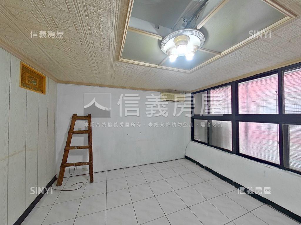 近捷運低總價三樓兩房房屋室內格局與周邊環境