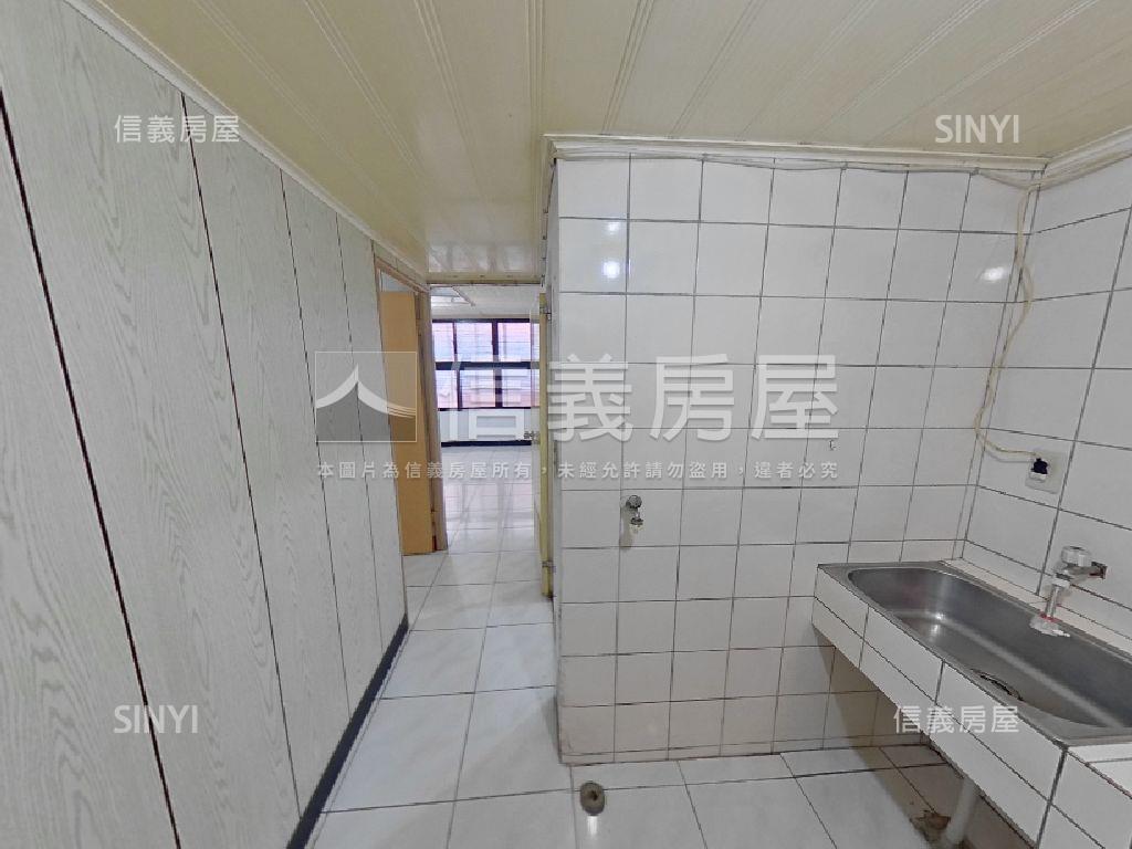 近捷運低總價三樓兩房房屋室內格局與周邊環境
