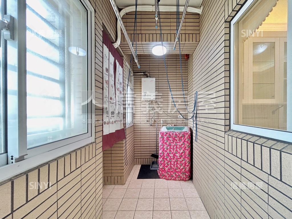 黃金次頂樓美學苑三房平車房屋室內格局與周邊環境