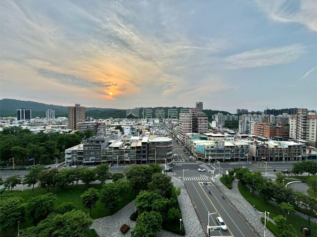 美術館一層一戶五房雙併戶房屋室內格局與周邊環境