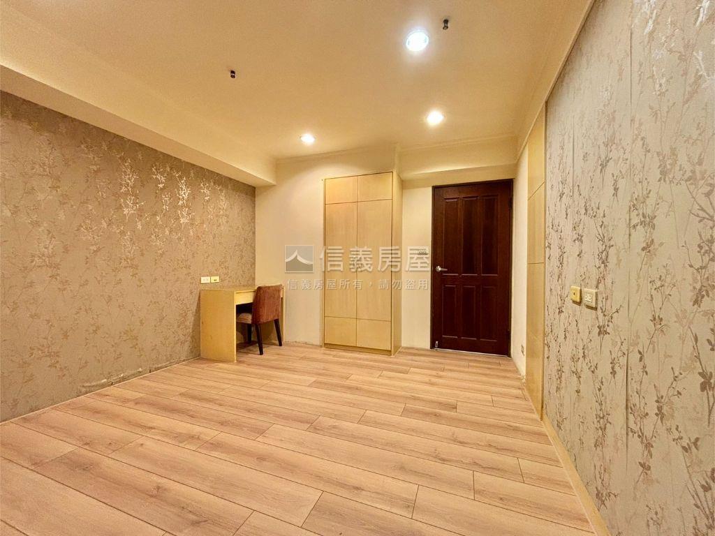 美術館一層一戶五房雙併戶房屋室內格局與周邊環境