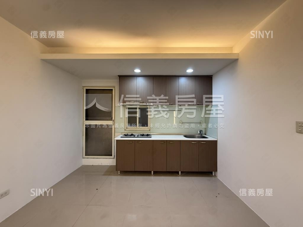 明志路精美頂加房屋室內格局與周邊環境