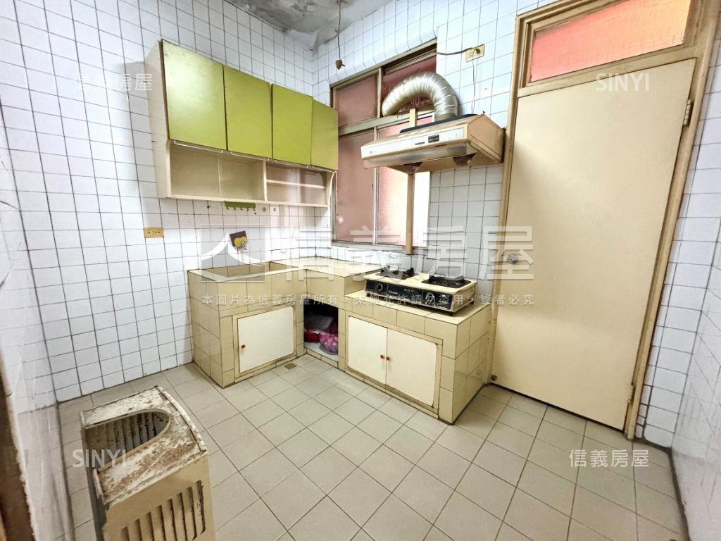 大坪林靜巷邊間公寓房屋室內格局與周邊環境