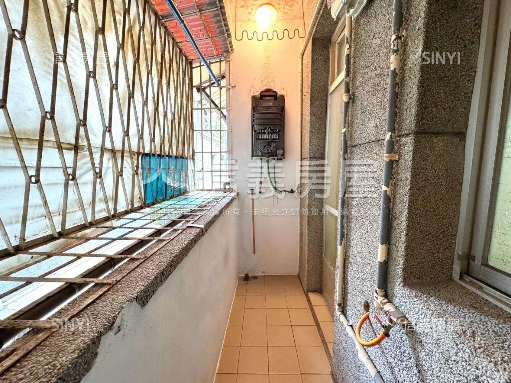 大坪林靜巷邊間公寓房屋室內格局與周邊環境