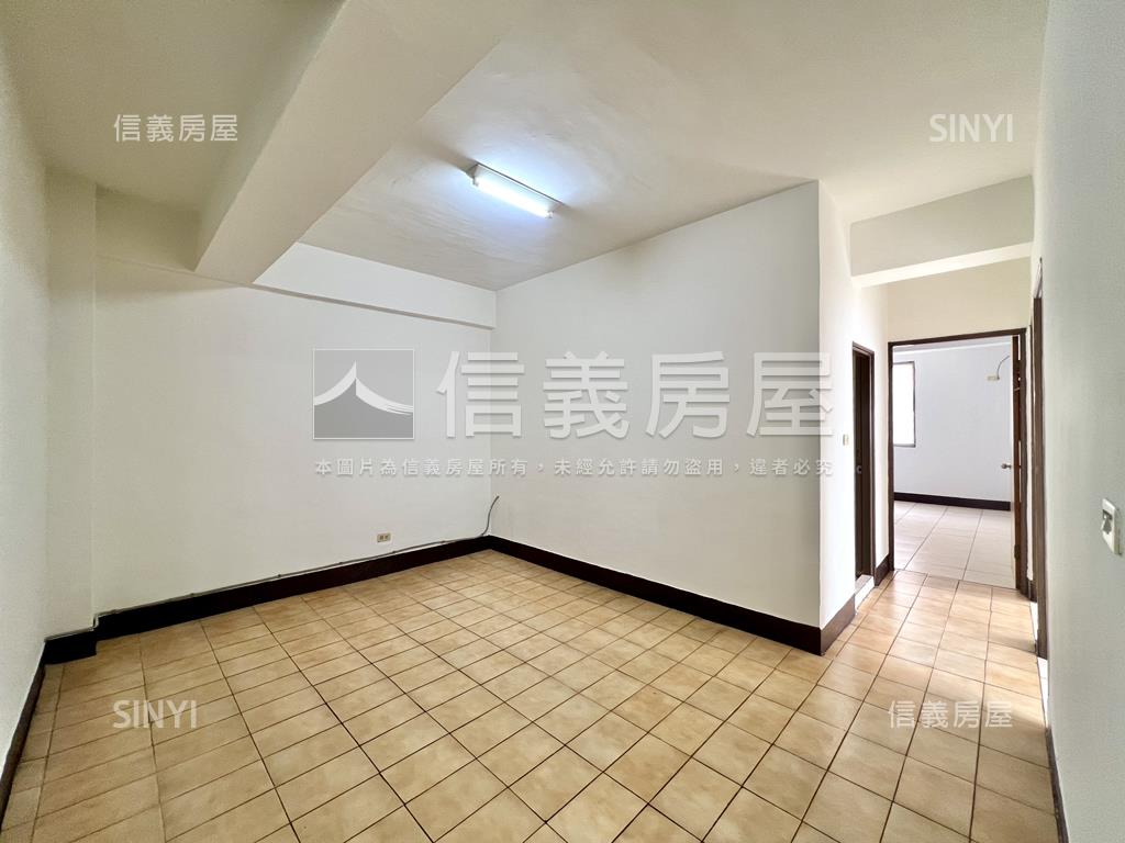 ㊝裕豐街★邊間採光二樓寓房屋室內格局與周邊環境