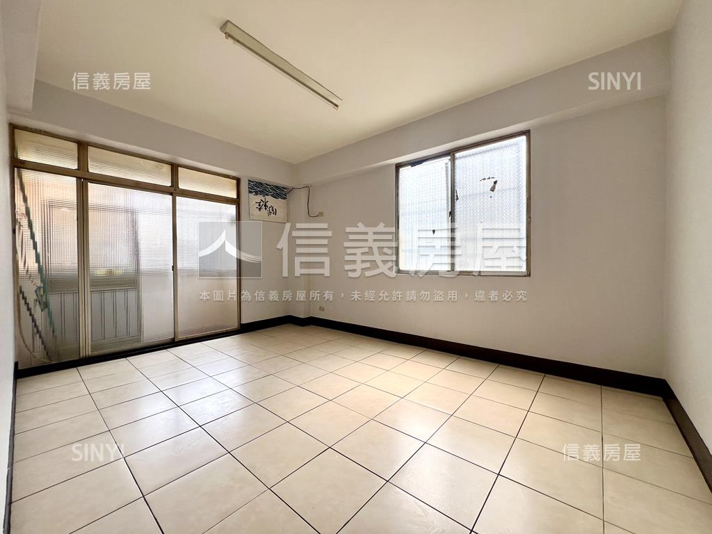 ㊝裕豐街★邊間採光二樓寓房屋室內格局與周邊環境
