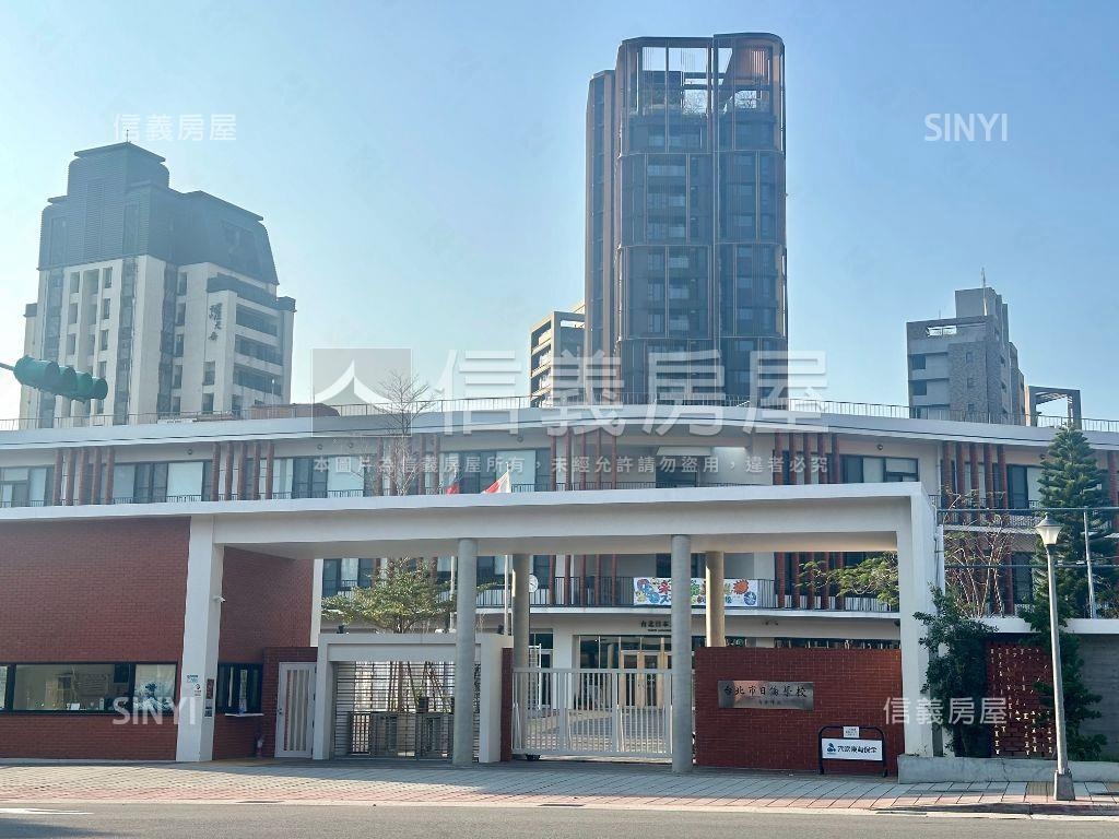 近美日僑稀有臨路黃金店面房屋室內格局與周邊環境