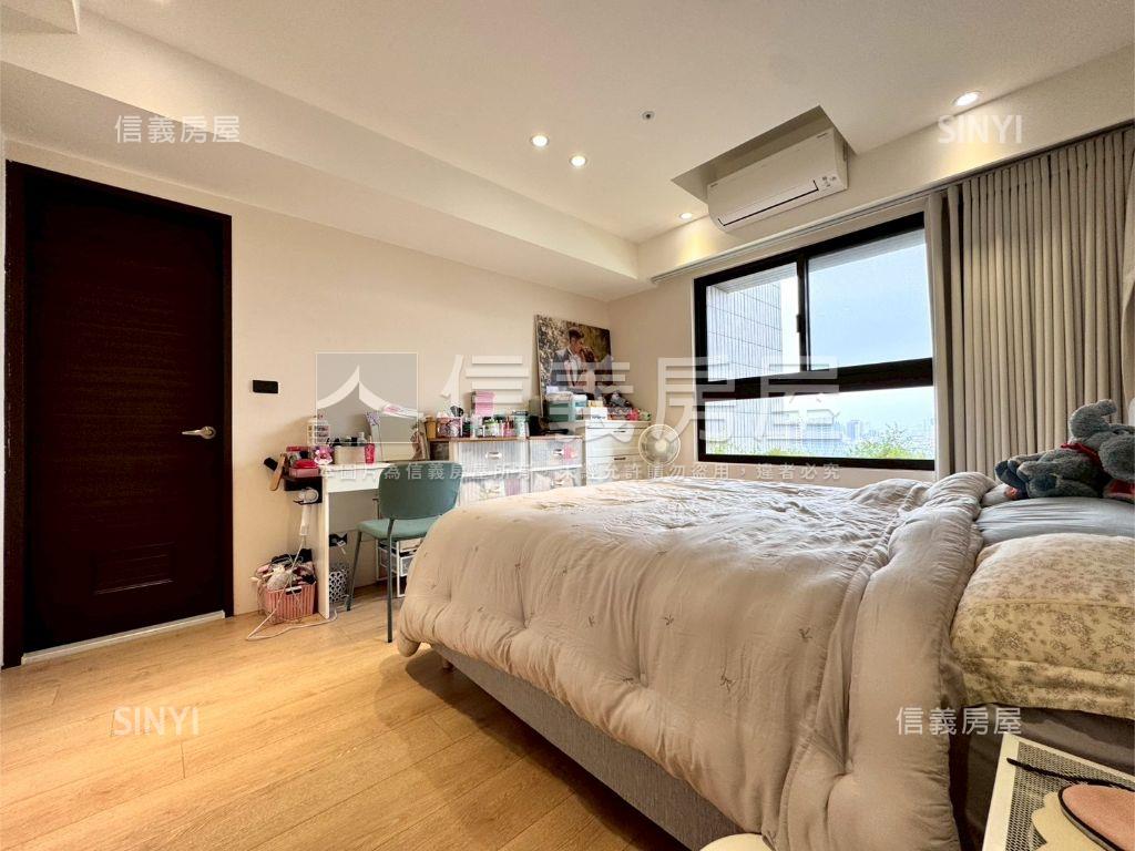 捷運次頂樓視野裝潢三房房屋室內格局與周邊環境