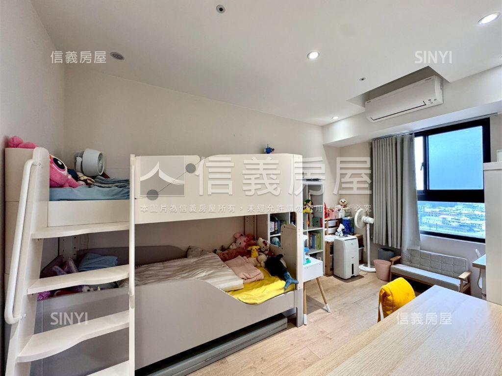 捷運次頂樓視野裝潢三房房屋室內格局與周邊環境