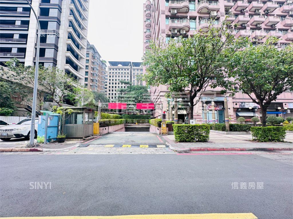 南京復興華航旁坡平車位房屋室內格局與周邊環境