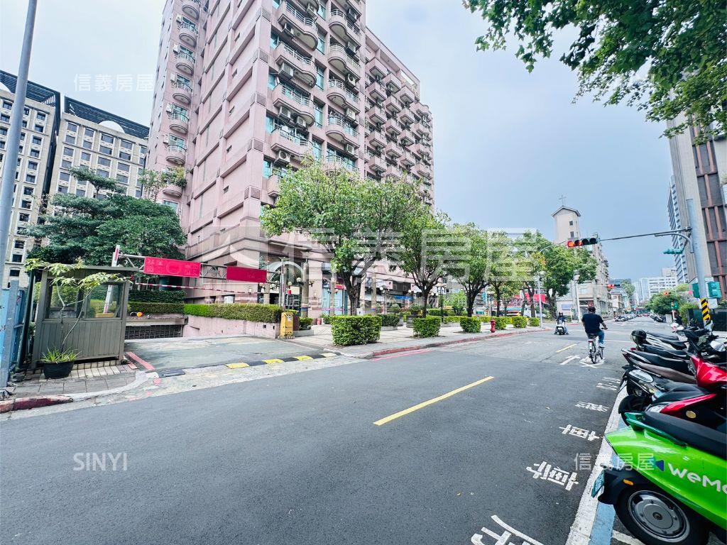 南京復興華航旁坡平車位房屋室內格局與周邊環境