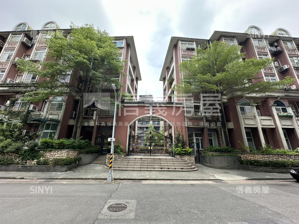 推薦挑高附坡平美居房屋室內格局與周邊環境