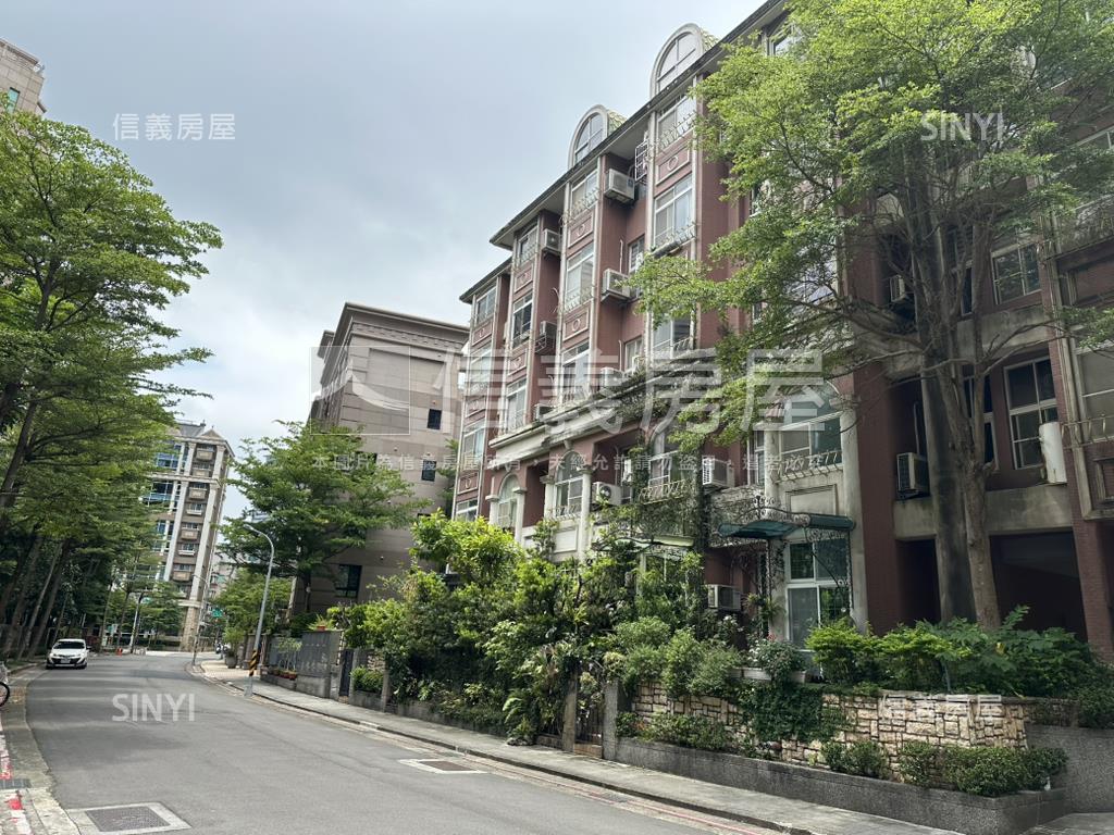 推薦挑高附坡平美居房屋室內格局與周邊環境