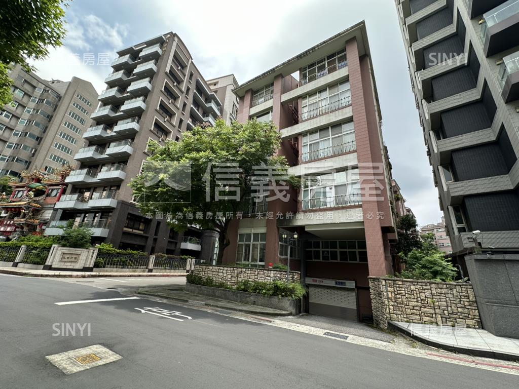 推薦挑高附坡平美居房屋室內格局與周邊環境