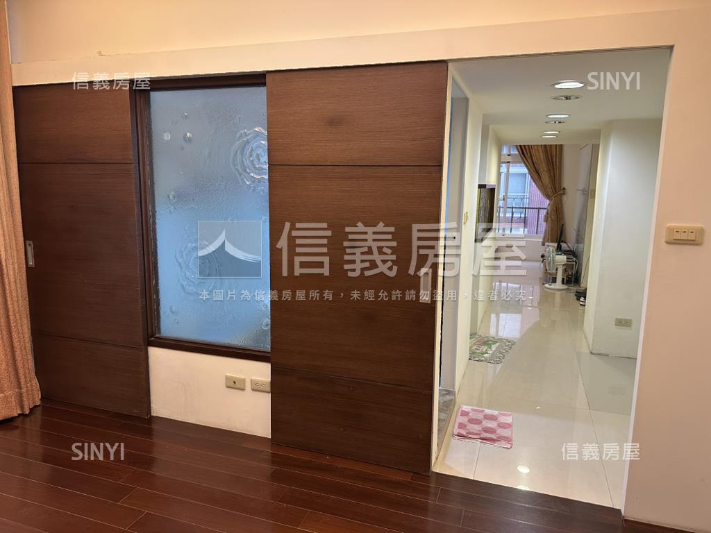 推薦挑高附坡平美居房屋室內格局與周邊環境