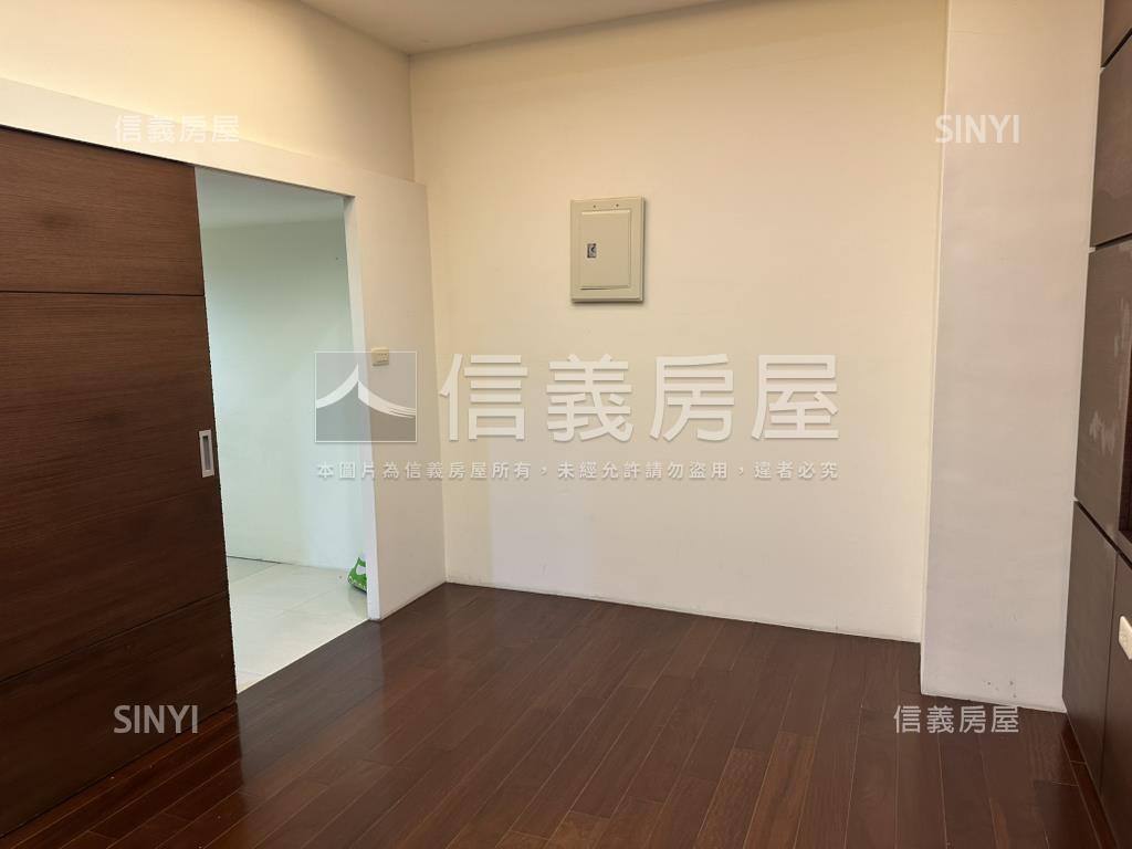 推薦挑高附坡平美居房屋室內格局與周邊環境