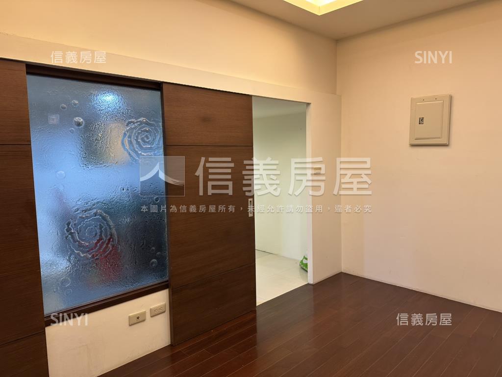 推薦挑高附坡平美居房屋室內格局與周邊環境