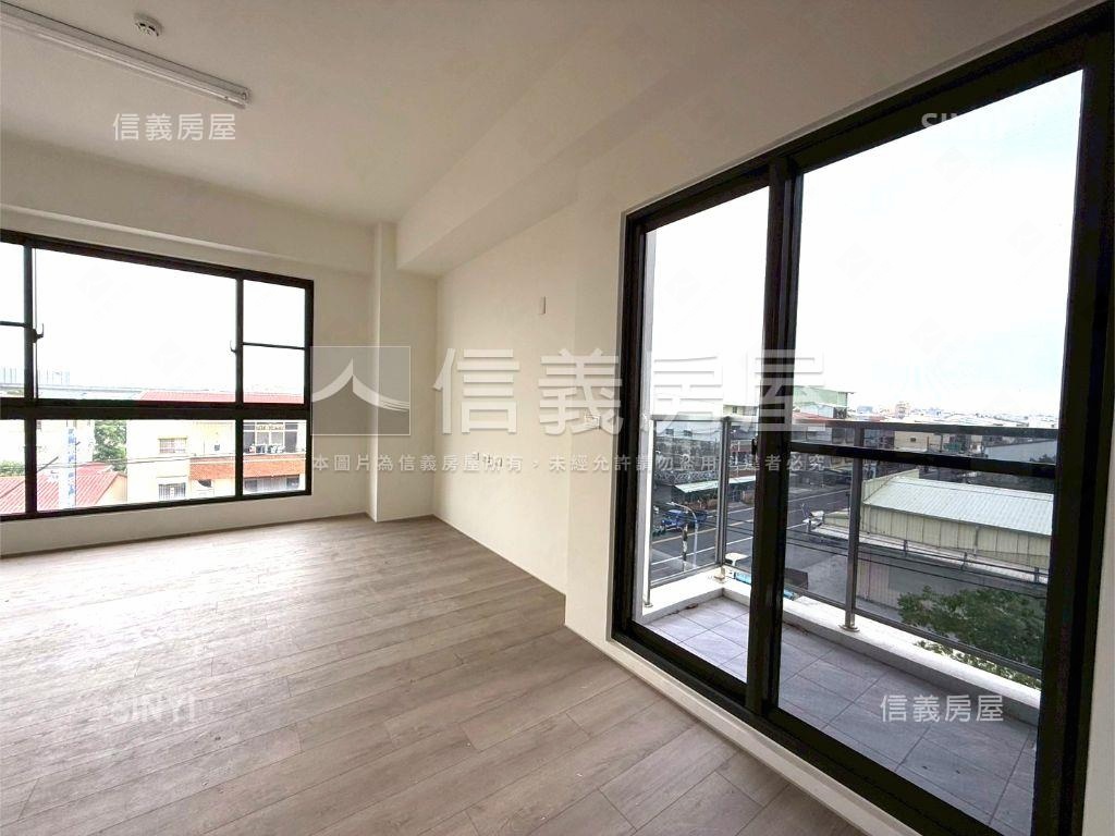 新化全新角窗７－１１店面房屋室內格局與周邊環境