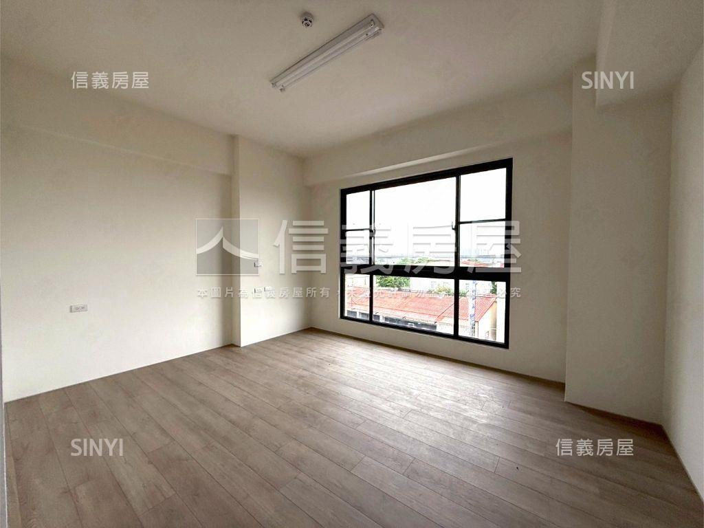新化全新角窗７－１１店面房屋室內格局與周邊環境