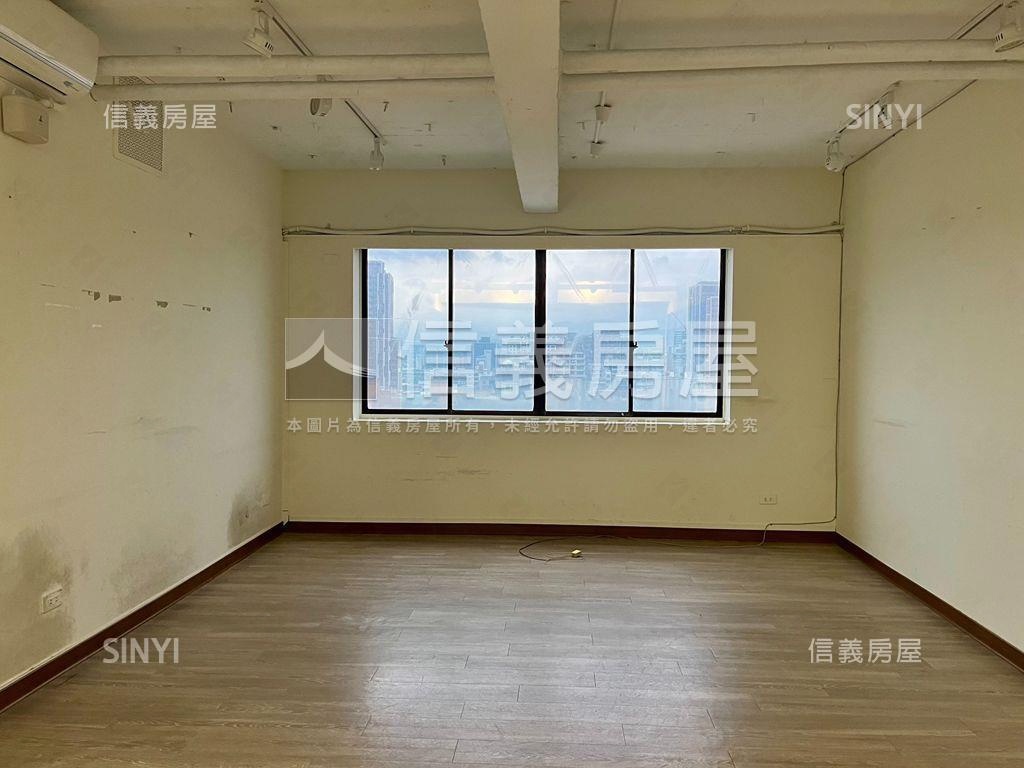 忠孝東路高樓４３坪房屋室內格局與周邊環境