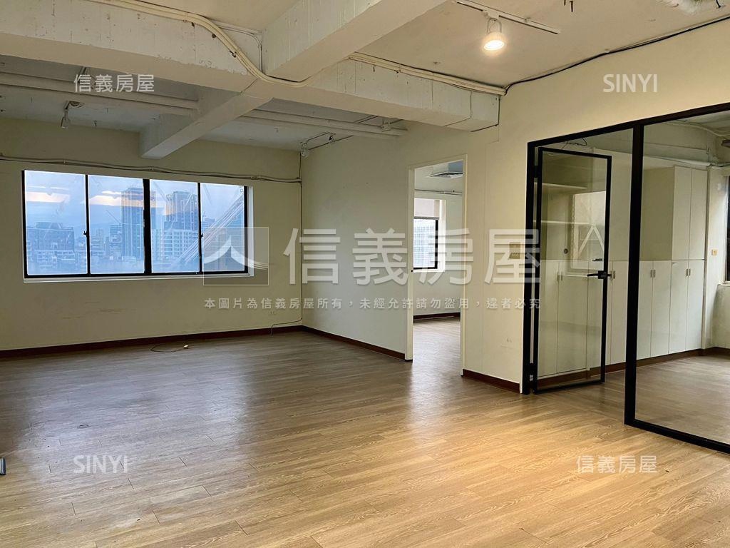 忠孝東路高樓４３坪房屋室內格局與周邊環境