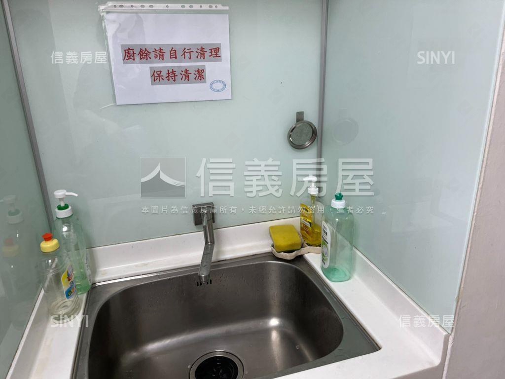 忠孝東路高樓４３坪房屋室內格局與周邊環境