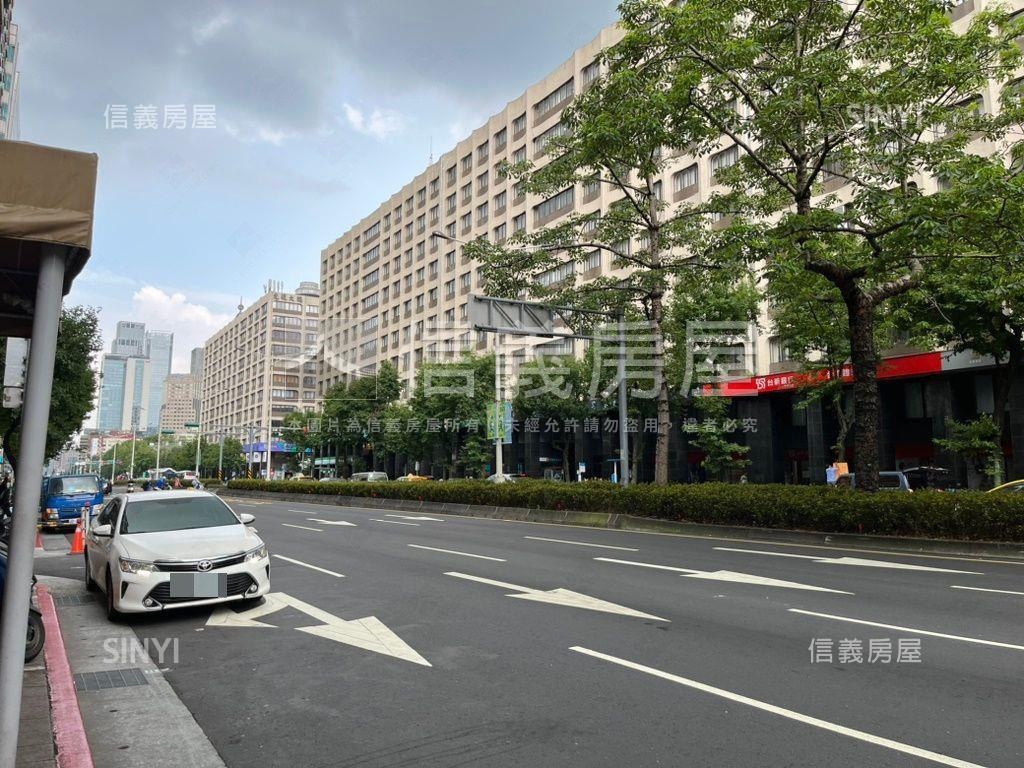 忠孝東路高樓４３坪房屋室內格局與周邊環境