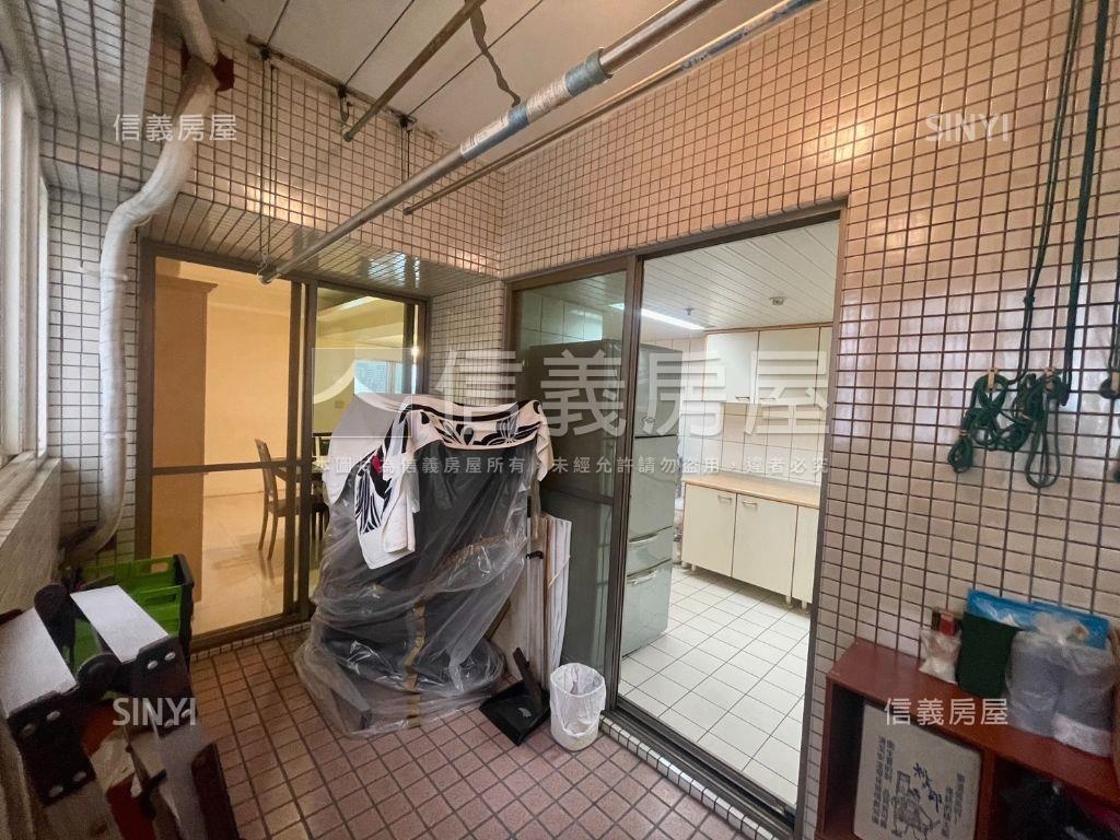 專任－百老匯宮廷４房車位房屋室內格局與周邊環境